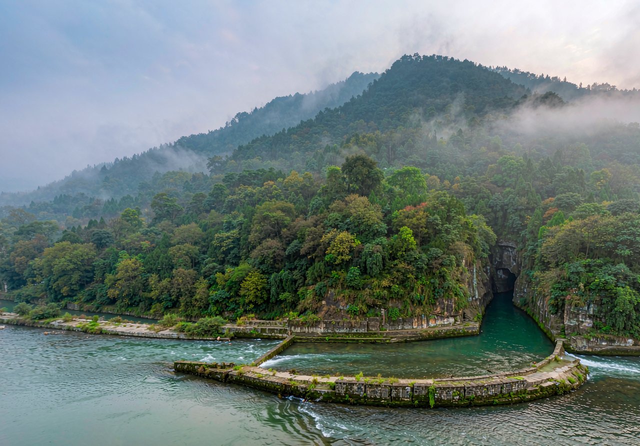 Dujiangyan ancient irrigation system and green mountains