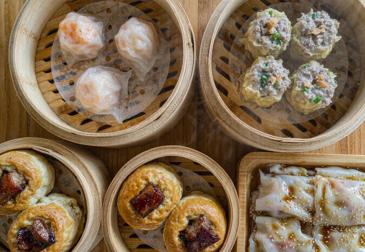 Cantonese dim sum in bamboo steamers