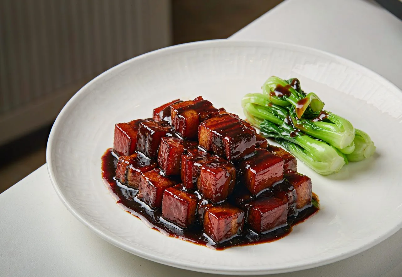 Hangzhou Dongpo pork braised until glossy