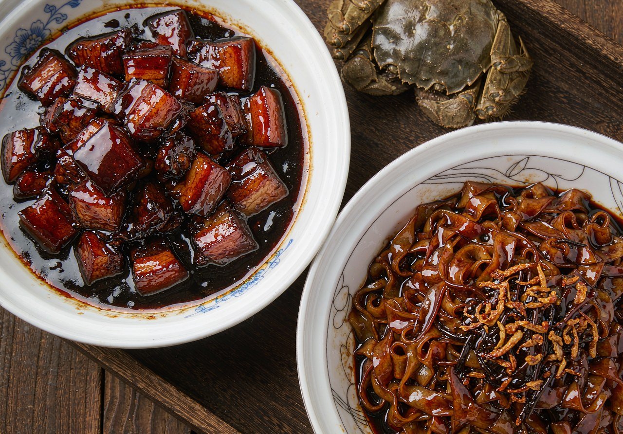 Shanghai local dishes: hong shao rou, scallion oil noodles and hairy crab